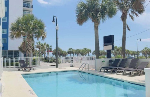 Downtown Myrtle Beach Apartamento | Boutique on the beach, Studio #124 + Pool