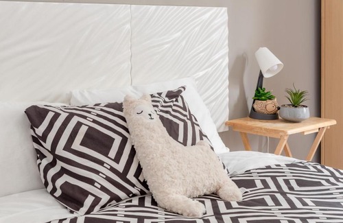 Mascot Casa | Boutique Private Suite 7 Min Walk to Sydney Domestic Airport - SHAREHOUSE 109R1