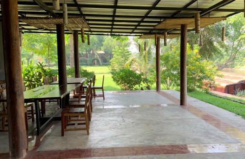 Tha Sao Complejo | Boutique Raft Resort, River Kwai
