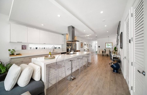 Coral Way Villa | boutique stay for 22 guests
