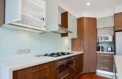 Glen Iris Casa | Boutique Stays - Maple on Kent