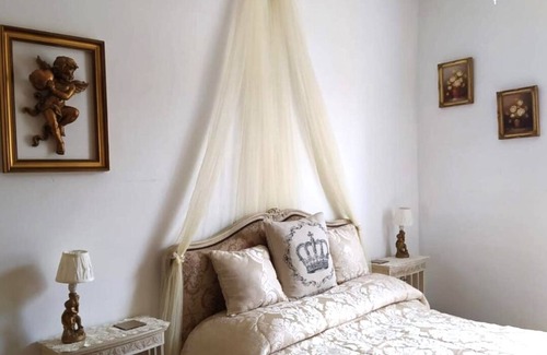 Quillan Casa | Boutique Townhouse with mountain views and river