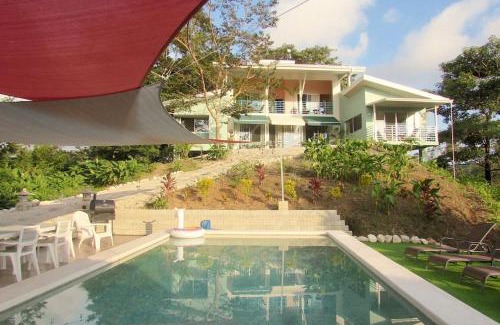 Sámara Villa | Boutique Tropical Retreat, Sleeps 10, Perfect for Friends and Fams