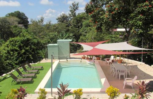 Sámara Villa | Boutique Tropical Retreat, Sleeps 10, Perfect for Friends and Fams