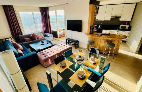 Cherrat Apartamento | Bouznika Escape: Vue Océan, Bassin Privé, Plage, Surf, Piscine, Randonnée & Vélo