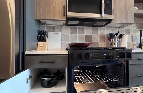 Midway District Apartamento | Bowen: Cozy 1-Bedroom w/ AC & Gym in Prime Point Loma, San Diego