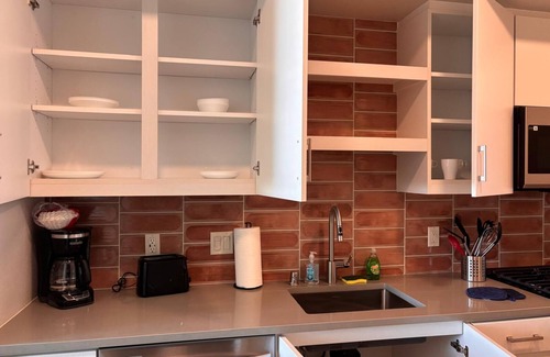 Midway District Apartamento | Bowen: Cozy 1-Bedroom w/ AC & Gym in Fantastic Point Loma, San Diego