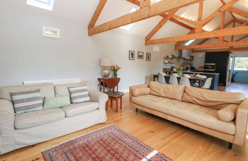 West Compton Cabaña | BOWER COTTAGE, pet friendly, character holiday cottage in Beaminster
