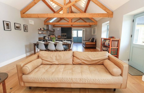 West Compton Cabaña | BOWER COTTAGE, pet friendly, character holiday cottage in Beaminster