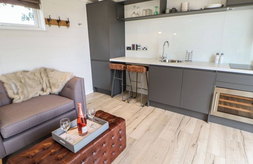 Richmond Cabaña | BOWES HIDEAWAY, romantic, character holiday cottage in Eppleby