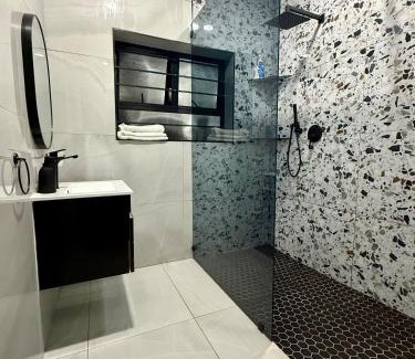 Glenwood Casa | Bowes House