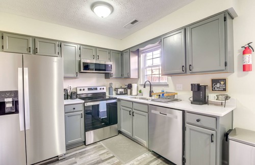 Bowling Green Casa | Bowling Green Townhome: 4 Mi to Lost River Cave!
