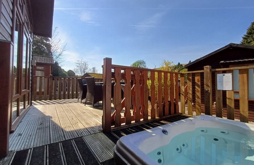Troutbeck Cabina | Bowness Lodge - a holiday lodge that sleeps 4 guests in 2 bedrooms