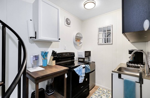 Fair Oaks Ranch Otro | Box 3- A Birdy Vacation Rental
