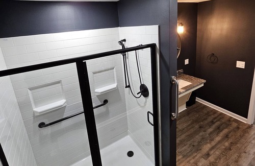 Holly Apartamento | Boxcar Bunker - Downtown living at its finest