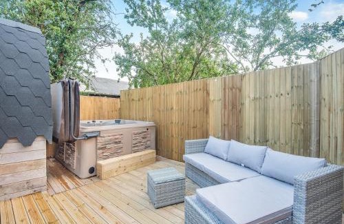 Sleaford Casa | Boxing Hare - Uk39915