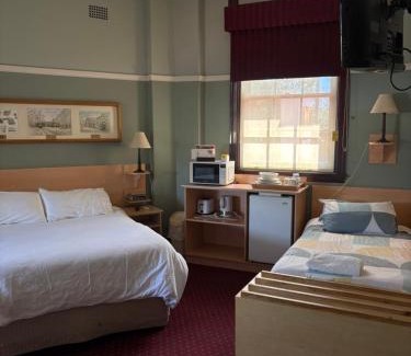 Sutherland Hotel | Boyles Hotel