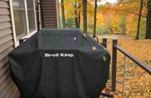 Boyne City Casa | Boyne Mountain/Deer Lake-ski ,golf, fall colors and SkyBridge!
