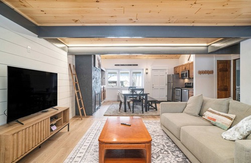 Boyne Falls Villa | Boyne Mountain Resort Condo Ski In/out great location near waterpark and lodge