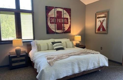 Boyne Falls Casa | Boyne Mountain Spacious Condo