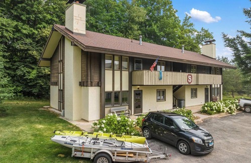 Boyne Falls Condominio | Boyne Mountain Year Round Lodge sleeping 11