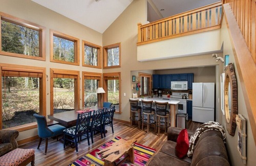 Boyne Falls Casa | Boyne Mountain Disciples Village Ski-In / Ski-Out, Golf Luxury Escape