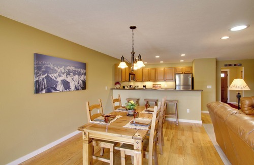 Four Corners Condominio | Bozeman Condo w/ Grill ~ 2 Mi to Hot Springs!