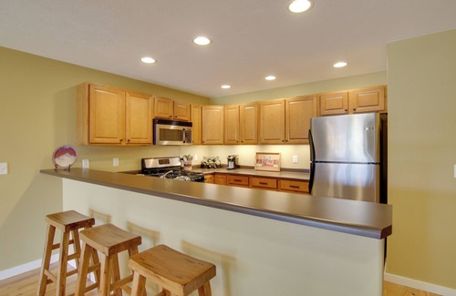 Four Corners Condominio | Bozeman Condo w/ Grill ~ 2 Mi to Hot Springs!