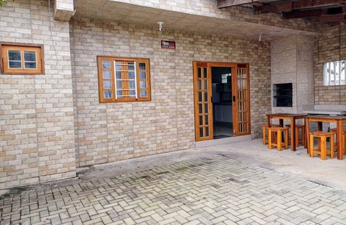 Guaratuba Casa | House 300 meters from Balneário Coroados Beach