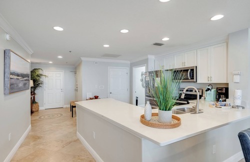 Crescent Beach Condominio | BR Beautiful Condo with fabulous views, spring/summer open book now!