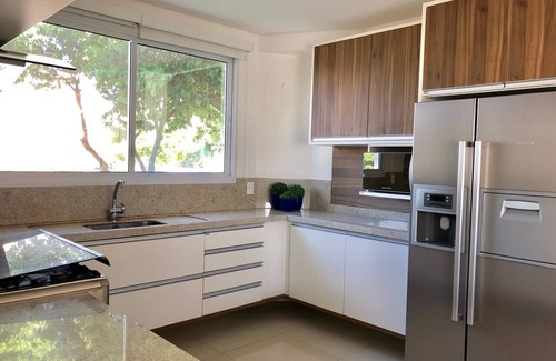 Lagoa da Conceicao Casa | Residence in the Conceição lagoon
