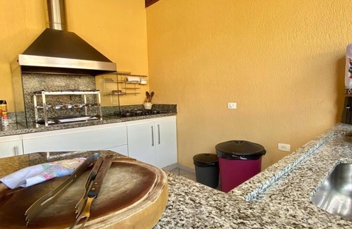 Praia da Olaria Casa | Casa Moderna, Próxima da Praia do Arrastão