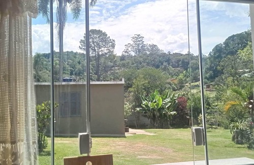 Itapecerica da Serra Cabaña | Recanto da Floresta Country House. House surrounded by nature for the whole family.