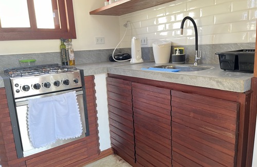 Portal da Ferradura Casa | Tiny House Close to Ferradura Beach and Ruas das Pedras street