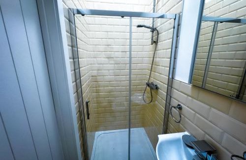 Carlton Colville Casa | Bracken & Bramble Barn Spacious Holiday Retreat