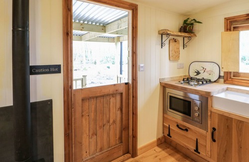 Aldbrough St. John Cabaña | BRACKEN FERN, pet friendly, character holiday cottage in Eppleby