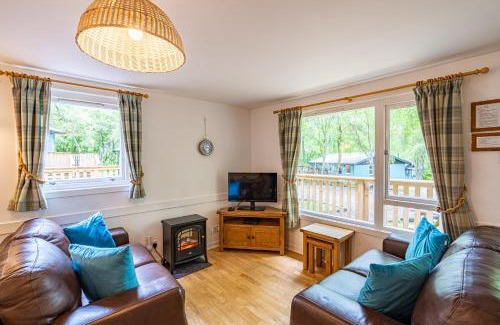 East Lewiston Casa | Bracken Lodge 7 with Hot Tub