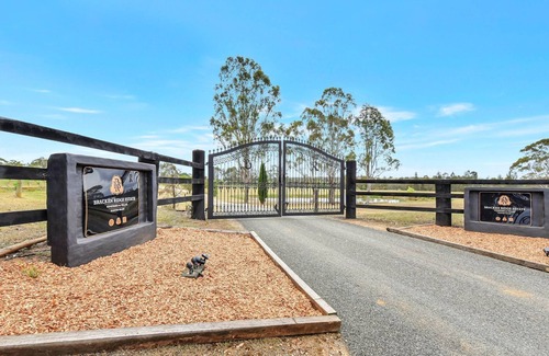 Rothbury Cabaña | Bracken Ridge Vineyard - The Chetwynd - Villa 4