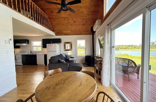 Brackley Beach Cabaña | Brackley Rose- Charming Water Front Cottage In Brackley, Minutes To Beaches