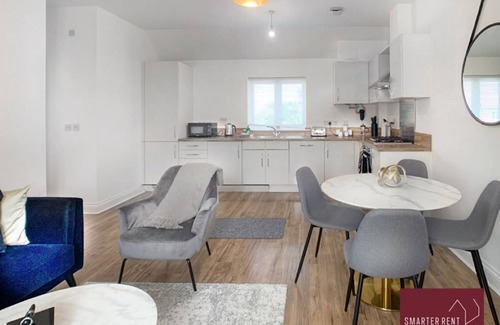 Wokingham Casa | Bracknell - Maisonette, Parking, 2Bed