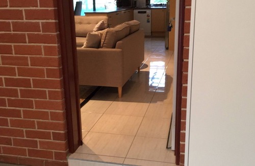 Braddon Casa | CONVENIENCIA CENTRAL DE BRADDON