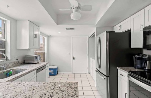 Trailer Estates Casa | Bradenton 4BR/2BA Home w/Pool & Mini Putt Putt