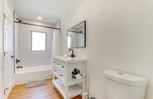 River District Casa | Bradenton Home w/ Gas Grill: 7 Mi to Beaches!