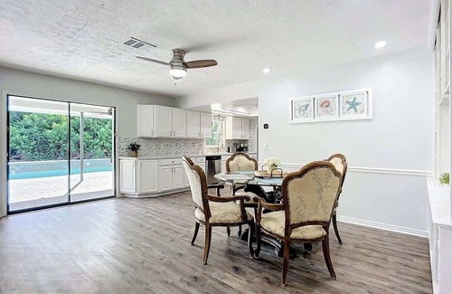 Palma Sola Casa | Bradenton Retreat: 4BR/2BA w/Pool & Mini Golf