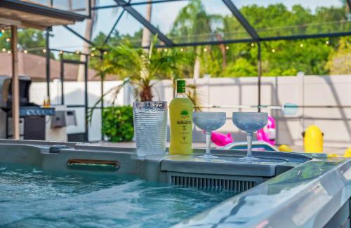Bradenton Casa | Bradenton Retreat Heated Pool, Hot Tub & Near Anna Maria Island
