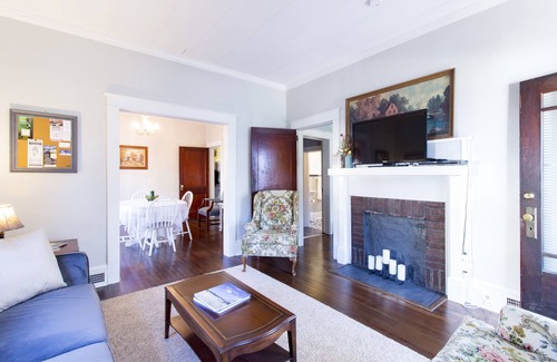 Mount Airy Casa | Bradley Cottage in the heart of "Mayberry"