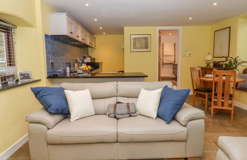 Exmoor National Park Cabaña | BRADLEY STABLES, pet friendly, character holiday cottage in Withypool