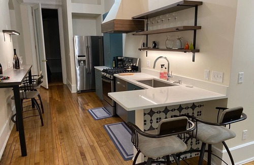 Lower East Side Apartamento | Brady St Modern 2 Bedroom 1 1/2 Bath Luxury Unit