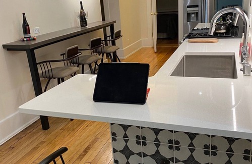 Lower East Side Apartamento | Brady St Modern 2 Bedroom 1 1/2 Bath Luxury Unit