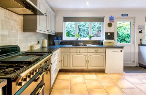 Arrochar Cabaña | BraemoratBraeside - sleeps 12 guests in 4 bedrooms